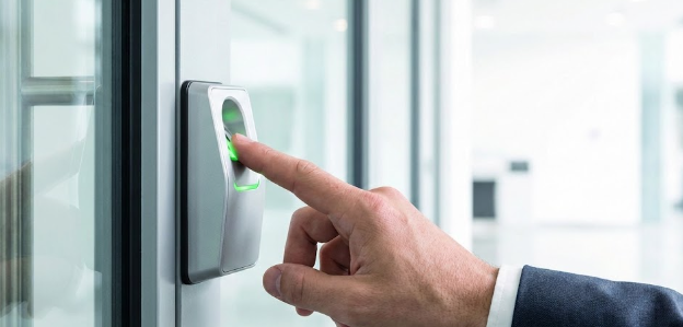 Controllo accesso biometrico: sicurezza e presenze