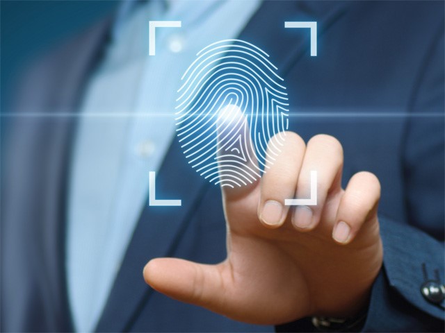Controllo accesso biometrico: sicurezza e presenze