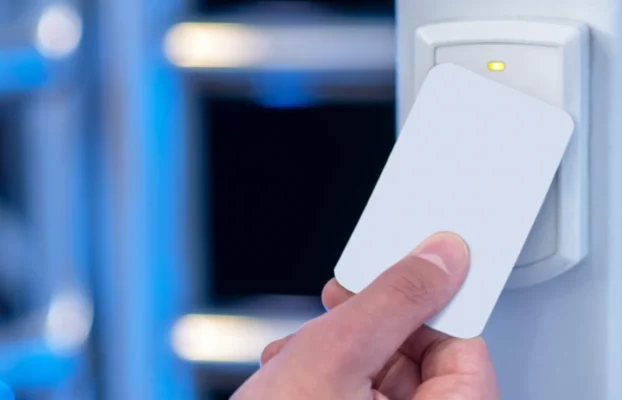 Timbrare il badge: guida completa alla rilevazione presenze